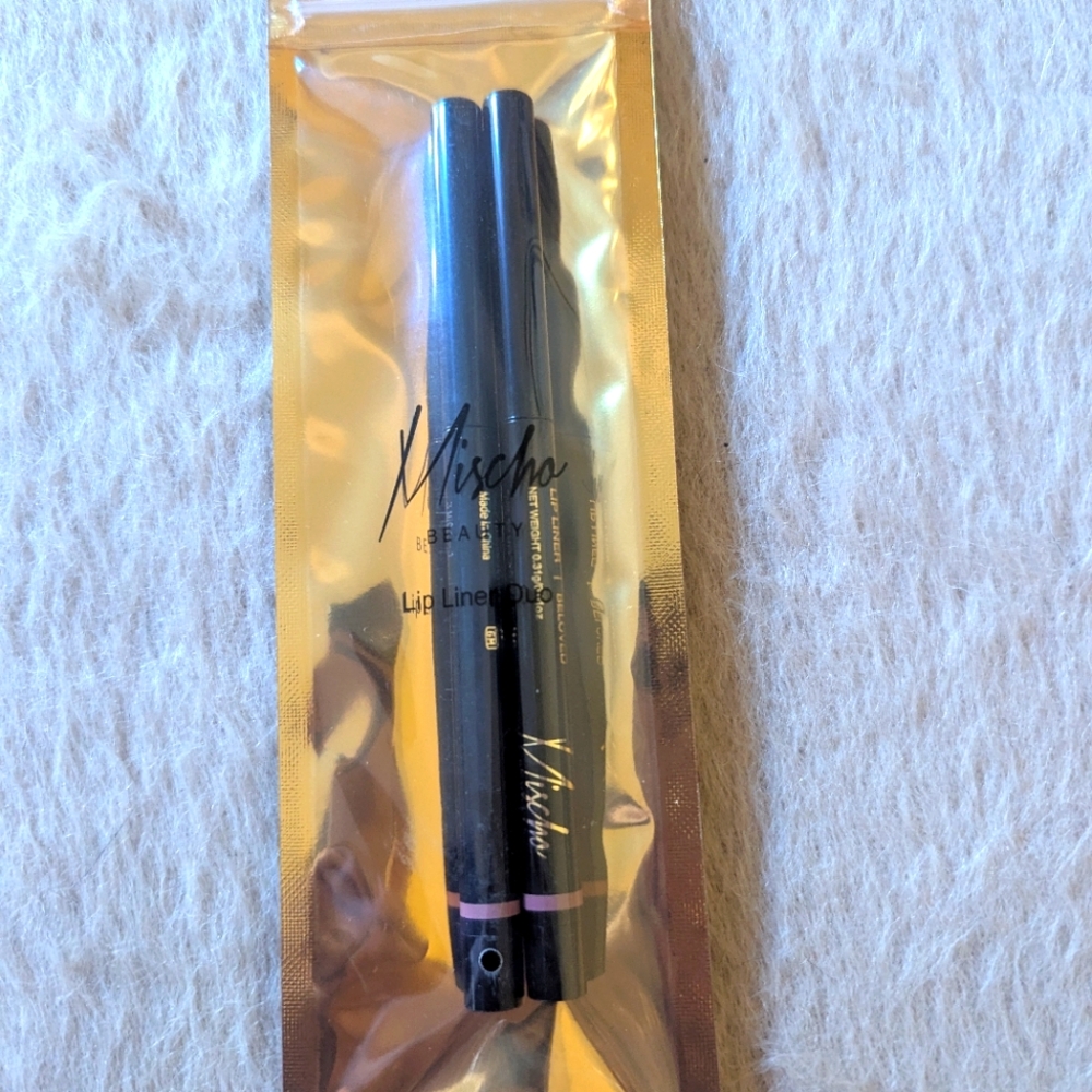 Mischo lip liner duo in Beloved and Worthy